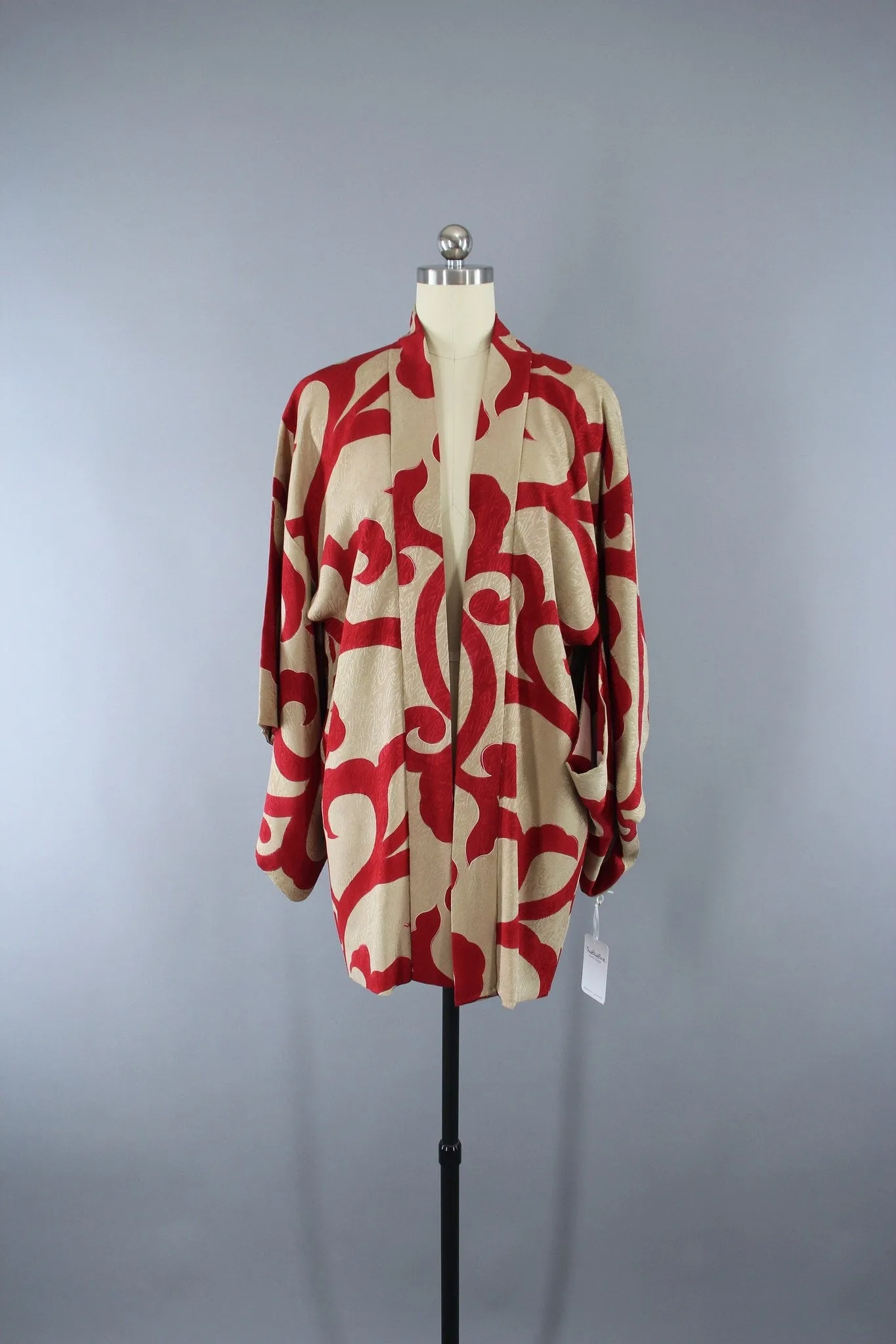 1930s Vintage Silk Haori Kimono Jacket in Tan and Red Swirls