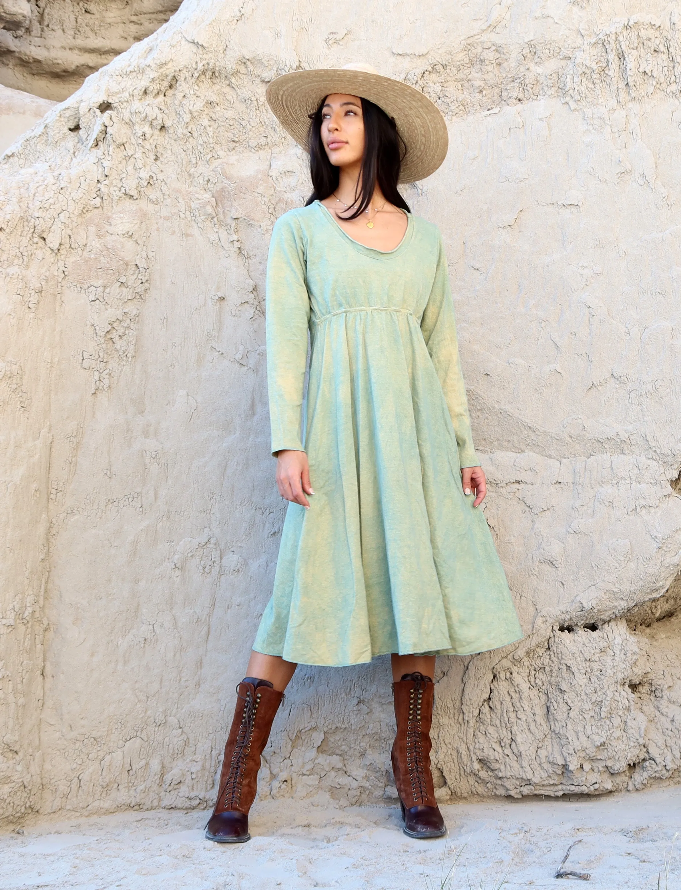 Crescent Empire Wanderer Below Knee Dress