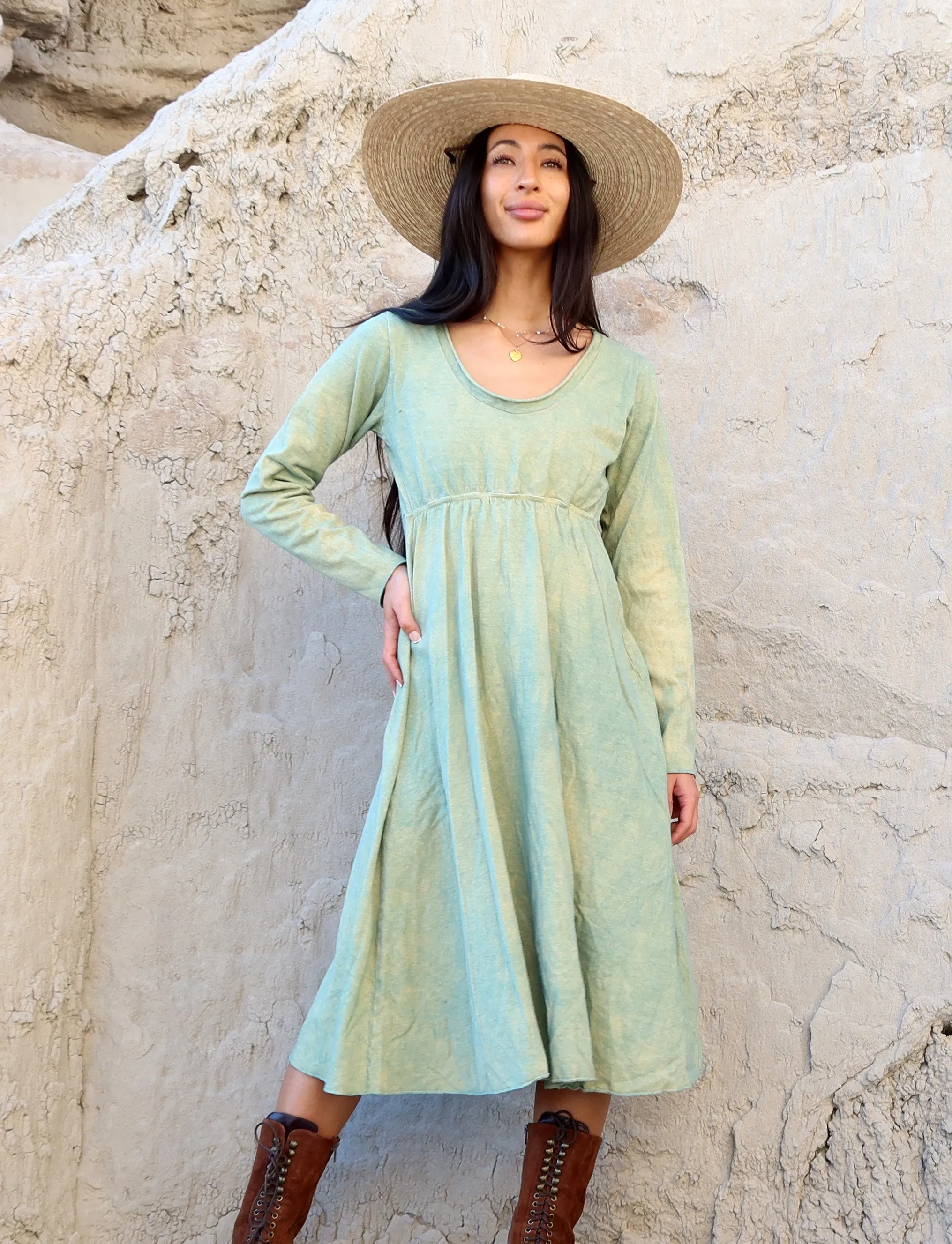 Crescent Empire Wanderer Below Knee Dress