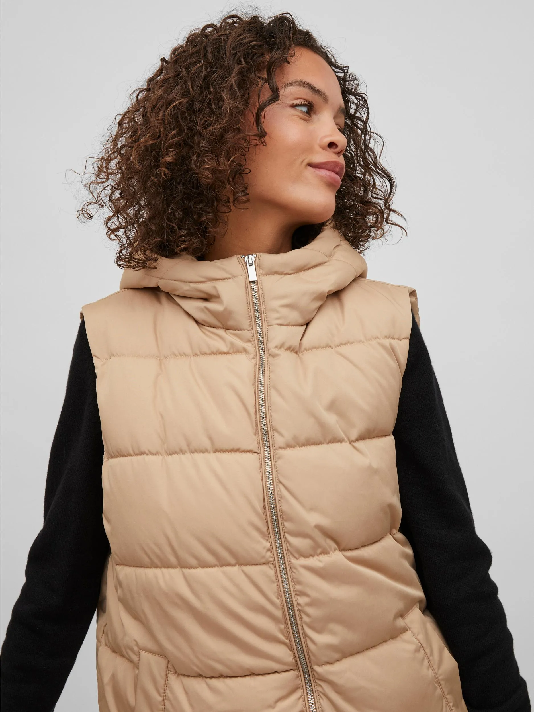 TATE SLEEVELESS GILET (BEIGE)