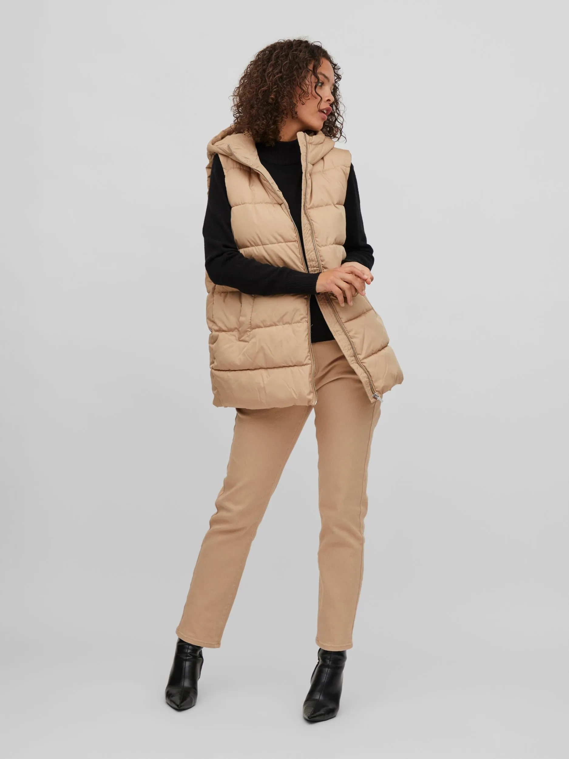 TATE SLEEVELESS GILET (BEIGE)